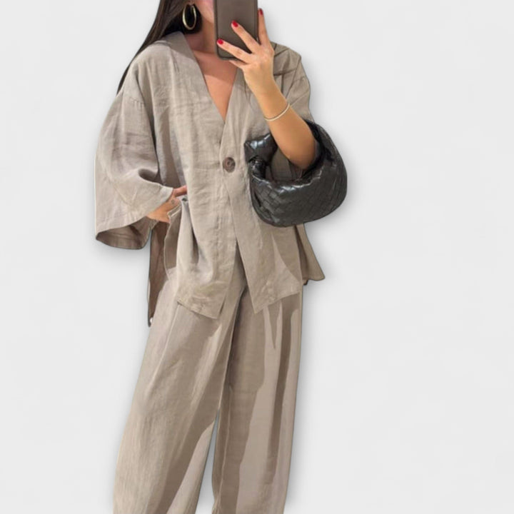 Jacqueline  ｜ Ležérny top s V-výstrihom a nohavicový set