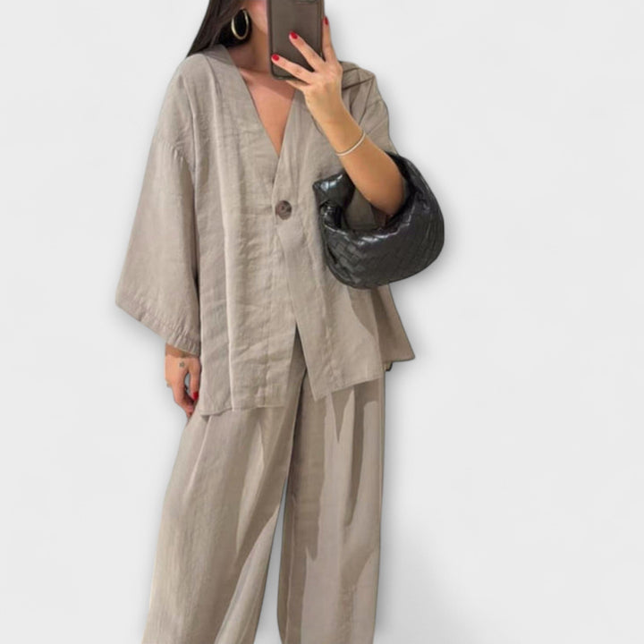 Jacqueline  ｜ Ležérny top s V-výstrihom a nohavicový set