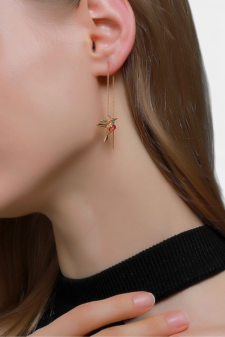 NÁUŠNICE S MOTÍVOM PTÁČIKA A MIXOVANÝCH ZIRKÓNOV